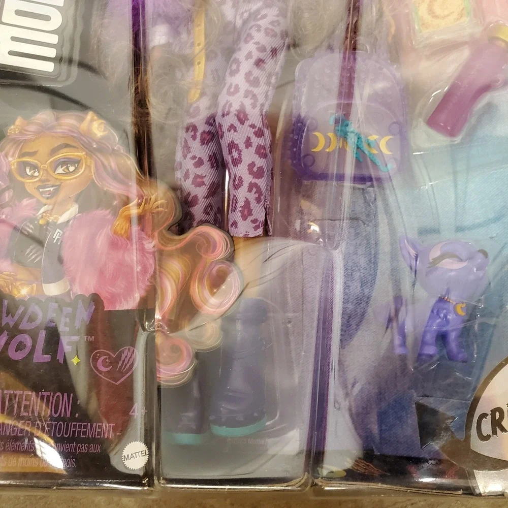 Monster High Clawdeen Wolf‎ 11in Fashion Doll w Pet Crescent and Accessories